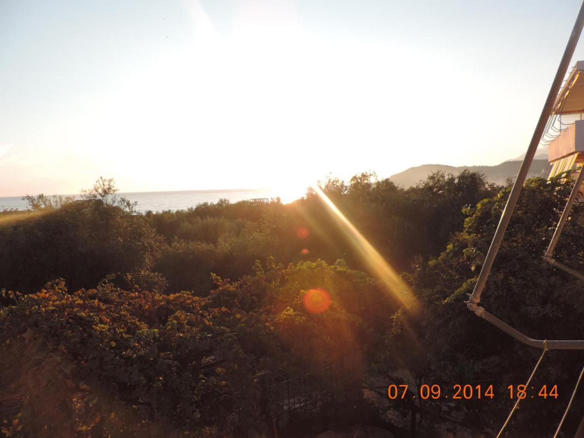 Bed and Breakfast Velco Bb Himara Zimmer foto