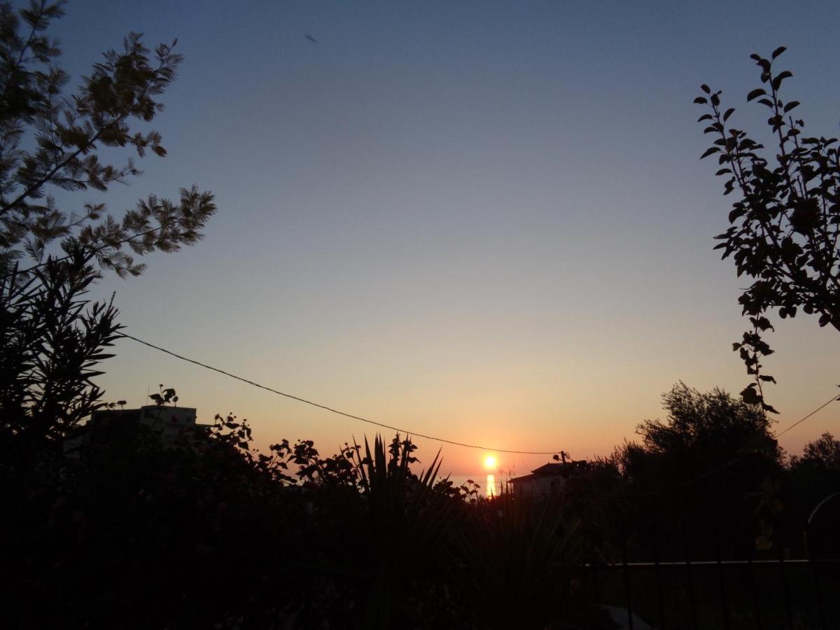 Bed and Breakfast Velco Bb Himara Exterior foto
