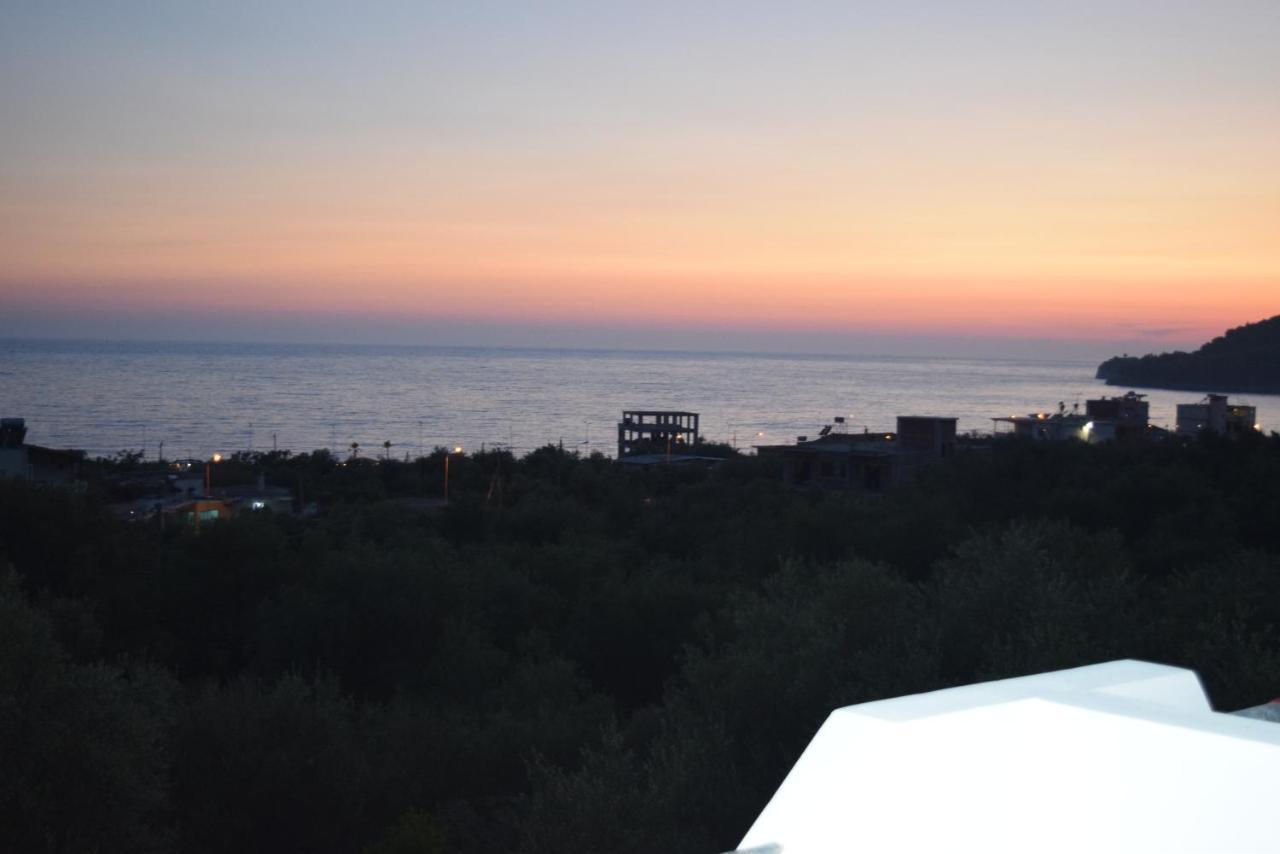 Bed and Breakfast Velco Bb Himara Exterior foto